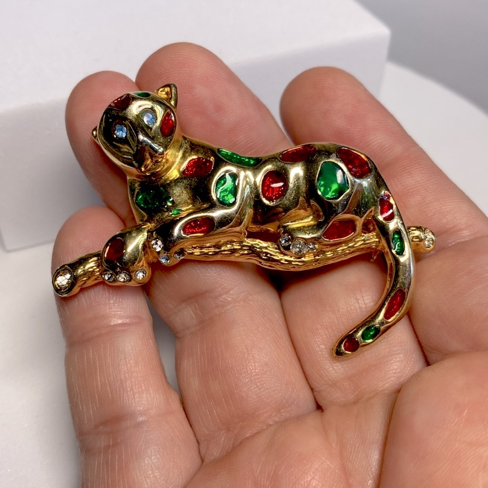 Vintage Leopard Brooch Gold Tone animal pin costume jewelry